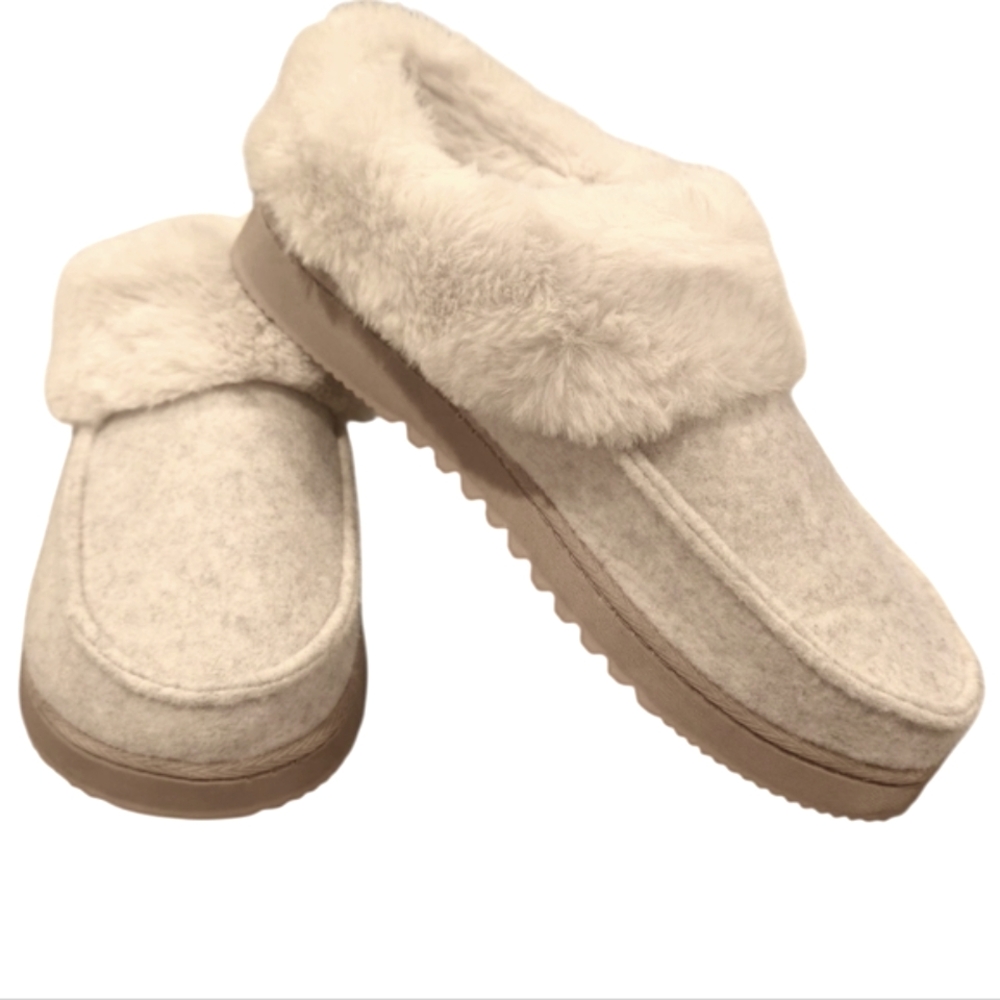 Dearfoams Cream and Brown Moccasin Slippers Size 7 - 8 Medium Like New Condition